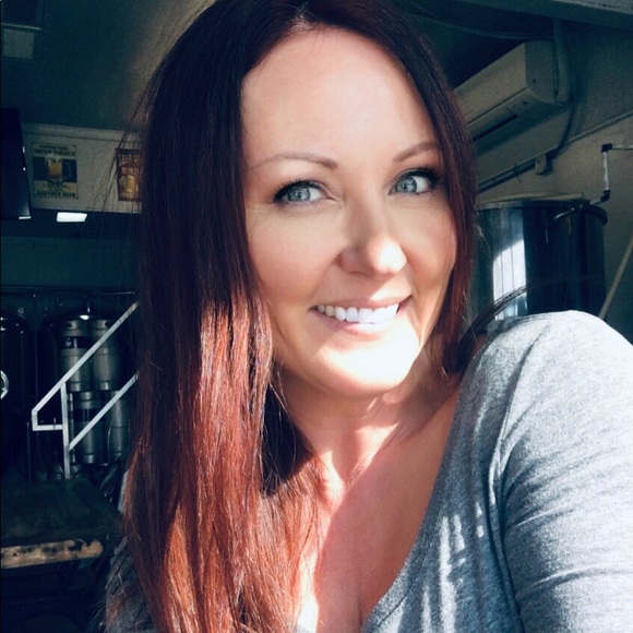 Meet your Posher, Jennifer - Picture 1 of 1